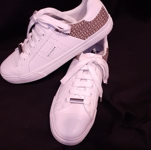 Tommy Hilfiger sneakers